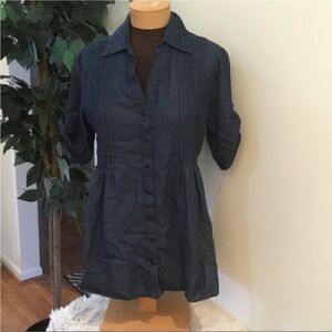 Dots open neck button down lightweight Jean blouse Woman’s size Large